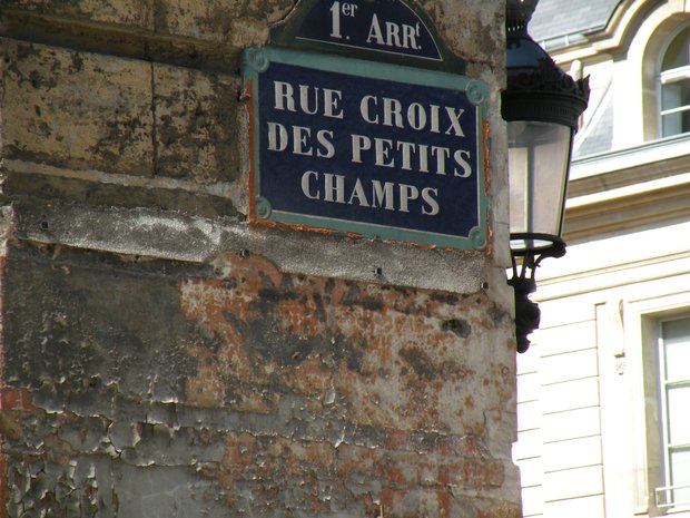  plaque de rue et lampadaire, 1er arrondissement